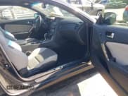 ✅ 2015 Hyundai Genesis Coupe 3.8L Base • VIN: KMHHT6KJ7FU126999 • Lot: 41867879. Wystawiony na IAAI z przebiegiem 111 297 mil. Bezpłatny archiwum sprzedaży aukcyjnych z USA i szczegółowy raport historii pojazdu na DreamBid. Zdjęcie 5.