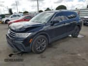 ✅ 2022 Volkswagen Tiguan SE • VIN: 3VV3B7AX6NM117485 • Лот: 82312115. Опубликован ранее на Copart с пробегом 56 170 миль. Бесплатный доступ к архиву аукционных продаж из США и подробный отчёт об истории автомобиля на DreamBid. Изображение 1.