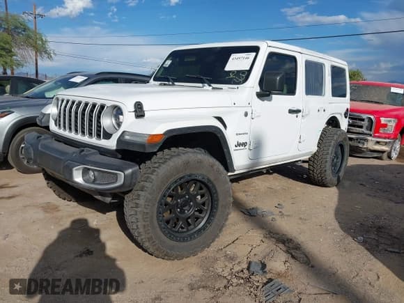 ✅ 2024 Jeep Wrangler Sahara • VIN: 1C4PJXEN3RW114464 • Лот: 43497146. Опубликован ранее на IAAI с пробегом 17 365 миль. Бесплатный доступ к архиву аукционных продаж из США и подробный отчёт об истории автомобиля на DreamBid. Изображение 18.