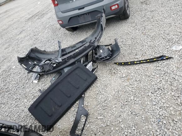 ✅ 2022 Hyundai Venue Limited • VIN: KMHRC8A38NU133123 • Лот: 85143485. Опубликован ранее на Copart с пробегом Не указан. Бесплатный доступ к архиву аукционных продаж из США и подробный отчёт об истории автомобиля на DreamBid. Изображение 13.