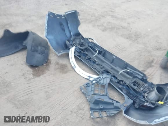 ✅ 2023 Genesis GV70 2.5T • VIN: KMUMADTB1PU083862 • Lot: 42343692. Listed on IAAI with 60,351 mi. Free auction sales archive from the USA and detailed vehicle history report at DreamBid. Image 12.