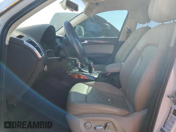 ✅ 2014 Audi Q5 Premium Plus • VIN: WA1LFAFP6EA057837 • Lot: 71748425. Wystawiony na Copart z przebiegiem 112 814 mil. Bezpłatny archiwum sprzedaży aukcyjnych z USA i szczegółowy raport historii pojazdu na DreamBid. Zdjęcie 7.