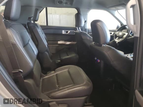 ✅ 2021 Ford Explorer XLT • VIN: 1FMSK8DHXMGB59912 • Lot: 55133055. Wystawiony na Copart z przebiegiem 34 972 mil. Bezpłatny archiwum sprzedaży aukcyjnych z USA i szczegółowy raport historii pojazdu na DreamBid. Zdjęcie 11.