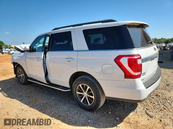 ✅ 2021 Ford Expedition XLT • VIN: 1FMJU1JT0MEA14279 • Lot: 84552075. Wystawiony na Copart z przebiegiem 121 369 mil. Bezpłatny archiwum sprzedaży aukcyjnych z USA i szczegółowy raport historii pojazdu na DreamBid. Zdjęcie 2.