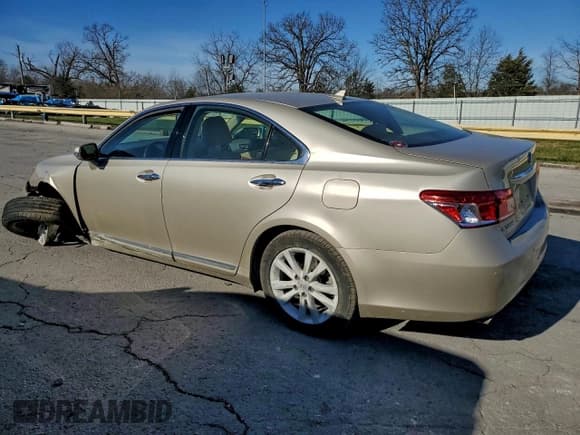 ✅ 2010 Lexus ES 330 • VIN: JTHBK1EG8A2387268 • Лот: 95967265. Опубликован ранее на Copart с пробегом 71 533 миль. Бесплатный доступ к архиву аукционных продаж из США и подробный отчёт об истории автомобиля на DreamBid. Изображение 2.