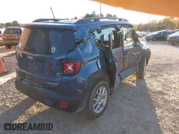 ✅ 2021 Jeep Renegade Jeepster • VIN: ZACNJDAB3MPM12310 • Lot: 40997587. Listed on IAAI with 125,165 mi. Free auction sales archive from the USA and detailed vehicle history report at DreamBid. Image 4.