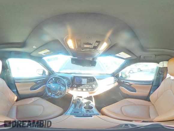 ✅ 2022 Toyota Highlander Hybrid Platinum • VIN: 5TDEBRCH9NS084863 • Lot: 70062805. Wystawiony na Copart z przebiegiem 34 944 mil. Bezpłatny archiwum sprzedaży aukcyjnych z USA i szczegółowy raport historii pojazdu na DreamBid. Zdjęcie 15.