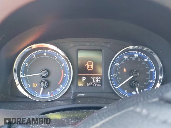 ✅ 2018 Toyota Corolla L • VIN: 2T1BURHE8JC114403 • Lot: 43407301. Listed on IAAI with 64,479 mi. Free auction sales archive from the USA and detailed vehicle history report at DreamBid. Image 7.