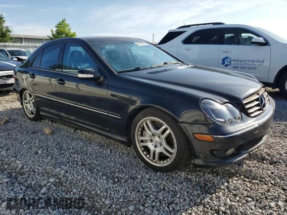 ✅ 2003 Mercedes-Benz C AMG • VIN: WDBRF65J03F365790 • Lot: 61762755. Listed on Copart with 207,398 mi. Free auction sales archive from the USA and detailed vehicle history report at DreamBid. Image 4.