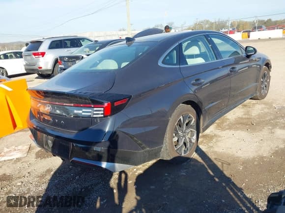 ✅ 2025 Hyundai Sonata SEL • VIN: KMHL64JA4SA482362 • Лот: 43613443. Опубликован ранее на IAAI с пробегом 18 934 миль. Бесплатный доступ к архиву аукционных продаж из США и подробный отчёт об истории автомобиля на DreamBid. Изображение 4.