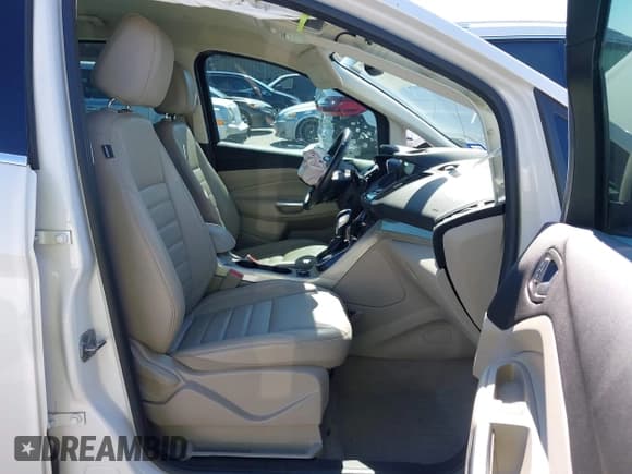 ✅ 2016 Ford C-Max SEL • VIN: 1FADP5BU9GL114961 • Lot: 43142491. Wystawiony na IAAI z przebiegiem 100 727 mil. Bezpłatny archiwum sprzedaży aukcyjnych z USA i szczegółowy raport historii pojazdu na DreamBid. Zdjęcie 5.