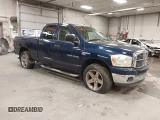 2007 Dodge 1500 SLT z VIN 1D7HU18257S143274, wystawiony jako IAAI lot #43470265 z przebiegiem 130 396 mil mil oraz . Historia ofert i sprzedaży dostępna na DreamBid. Obrazek 1.