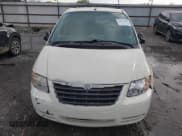 ✅ 2007 Chrysler Town & Country Touring • VIN: 2A4GP54L67R217882 • Lot: 43759331. Listed on IAAI with 203,421 mi. Free auction sales archive from the USA and detailed vehicle history report at DreamBid. Image 6.