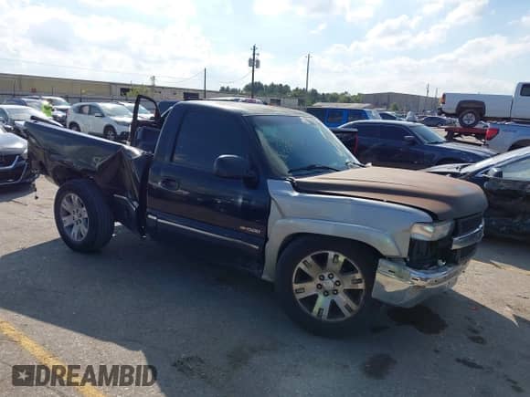 2002 Chevrolet Silverado 1500 with VIN 1GCEC14W72Z148839, listed as a IAAI auction lot 43426814 with Not provided miles and . Bid and sale history available at DreamBid. Image 1.