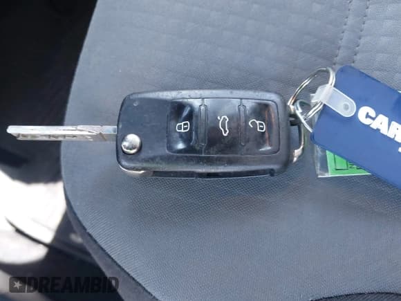 ✅ 2017 Volkswagen Jetta S • VIN: 3VW2B7AJ1HM415059 • Lot: 43555214. Wystawiony na IAAI z przebiegiem 102 894 mil. Bezpłatny archiwum sprzedaży aukcyjnych z USA i szczegółowy raport historii pojazdu na DreamBid. Zdjęcie 11.