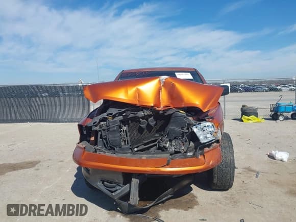 ✅ 2010 Dodge 1500 SLT • VIN: 1D7RB1GT9AS171008 • Lot: 41647485. Wystawiony na IAAI z przebiegiem 120 242 mil. Bezpłatny archiwum sprzedaży aukcyjnych z USA i szczegółowy raport historii pojazdu na DreamBid. Zdjęcie 12.