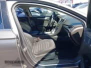 ✅ 2013 Ford Fusion SE • VIN: 3FA6P0HR5DR273911 • Lot: 43350759. Wystawiony na IAAI z przebiegiem 154 879 mil. Bezpłatny archiwum sprzedaży aukcyjnych z USA i szczegółowy raport historii pojazdu na DreamBid. Zdjęcie 5.