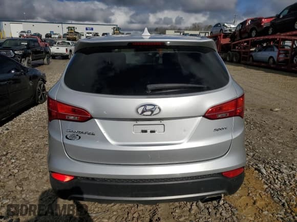 ✅ 2015 Hyundai Santa Fe • VIN: 5XYZT3LB8FG273963 • Лот: 45604724. Опубликован ранее на Copart с пробегом 75 148 миль. Бесплатный доступ к архиву аукционных продаж из США и подробный отчёт об истории автомобиля на DreamBid. Изображение 6.
