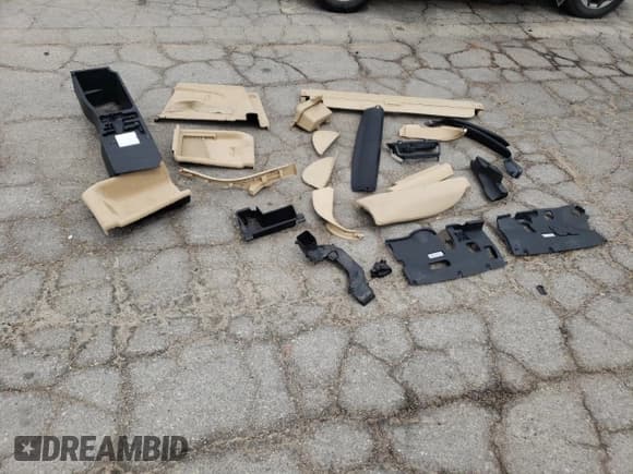 ✅ 2008 BMW X5 4.8i • VIN: 5UXFE83528L098121 • Lot: 67940825. Wystawiony na Copart z przebiegiem 273 486 mil. Bezpłatny archiwum sprzedaży aukcyjnych z USA i szczegółowy raport historii pojazdu na DreamBid. Zdjęcie 13.