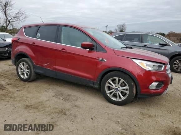 ✅ 2019 Ford Escape SE • VIN: 1FMCU9GD8KUA91072 • Lot: 80842024. Wystawiony na Copart z przebiegiem 84 332 mil. Bezpłatny archiwum sprzedaży aukcyjnych z USA i szczegółowy raport historii pojazdu na DreamBid. Zdjęcie 4.