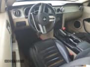 ✅ 2005 Ford Mustang GT Deluxe • VIN: 1ZVHT82H055109321 • Лот: 87310015. Опубликован ранее на Copart с пробегом Не указан. Бесплатный доступ к архиву аукционных продаж из США и подробный отчёт об истории автомобиля на DreamBid. Изображение 8.