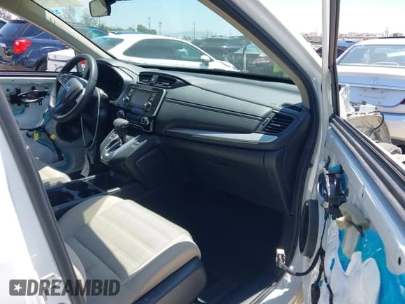 ✅ 2020 Honda CR-V LX • VIN: 5J6RW1H27LA008770 • Lot: 42872314. Listed on IAAI with 14,218 mi. Free auction sales archive from the USA and detailed vehicle history report at DreamBid. Image 5.