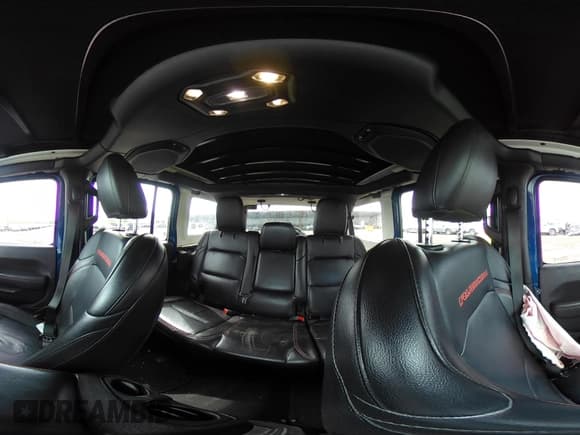 ✅ 2019 Jeep Wrangler Unlimited Rubicon • VIN: 1C4HJXFG6KW659696 • Лот: 42169811. Опубликован ранее на IAAI с пробегом 59 950 миль. Бесплатный доступ к архиву аукционных продаж из США и подробный отчёт об истории автомобиля на DreamBid. Изображение 18.