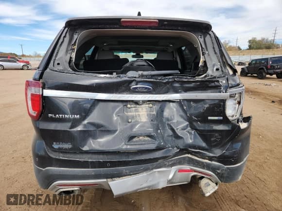 ✅ 2017 Ford Explorer Platinum • VIN: 1FM5K8HTXHGA01359 • Lot: 90813735. Wystawiony na Copart z przebiegiem 130 077 mil. Bezpłatny archiwum sprzedaży aukcyjnych z USA i szczegółowy raport historii pojazdu na DreamBid. Zdjęcie 6.