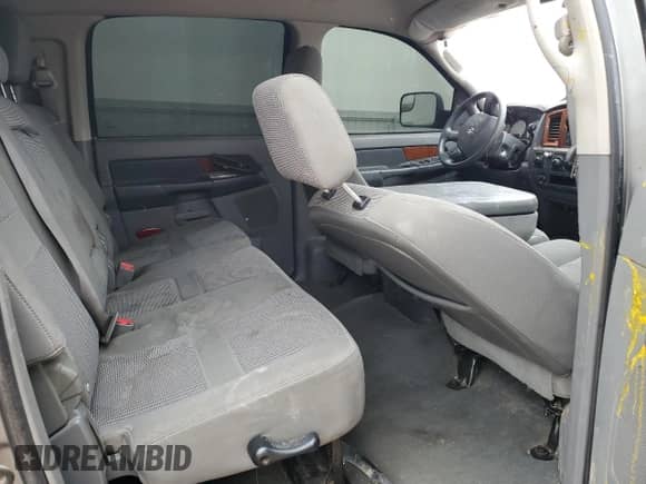 2006 Dodge 3500 SLT z VIN 3D7LX39C16G158087, wystawiony jako Copart lot #53310925 z przebiegiem 172 504 mil mil oraz Czysty tytuł • Clean title. Historia ofert i sprzedaży dostępna na DreamBid. Obrazek 11.