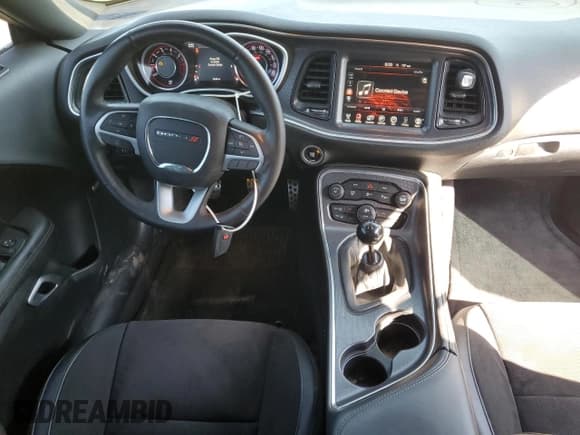 ✅ 2015 Dodge Challenger R/T Scat Pack • VIN: 2C3CDZFJ1FH773901 • Lot: 68942735. Wystawiony na Copart z przebiegiem 58 148 mil. Bezpłatny archiwum sprzedaży aukcyjnych z USA i szczegółowy raport historii pojazdu na DreamBid. Zdjęcie 8.