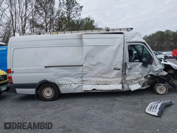 ✅ 2014 Freightliner Sprinter • VIN: WDYPE8DC7E5903358 • Лот: 41532021. Опубликован ранее на IAAI с пробегом Не указан. Бесплатный доступ к архиву аукционных продаж из США и подробный отчёт об истории автомобиля на DreamBid. Изображение 12.