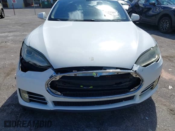 ✅ 2013 Tesla Model S Performance • VIN: 5YJSA1CP8DFP15538 • Lot: 43455805. Wystawiony na IAAI z przebiegiem Nie podano. Bezpłatny archiwum sprzedaży aukcyjnych z USA i szczegółowy raport historii pojazdu na DreamBid. Zdjęcie 6.