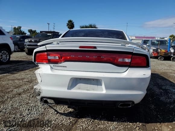 ✅ 2014 Dodge Charger SE • VIN: 2C3CDXBG1EH275193 • Lot: 80214225. Wystawiony na Copart z przebiegiem 167 071 mil. Bezpłatny archiwum sprzedaży aukcyjnych z USA i szczegółowy raport historii pojazdu na DreamBid. Zdjęcie 6.