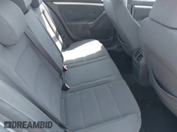 ✅ 2009 Volkswagen Rabbit S • VIN: WVWDA71K39W083764 • Lot: 42051848. Listed on IAAI with 164,403 mi. Free auction sales archive from the USA and detailed vehicle history report at DreamBid. Image 8.