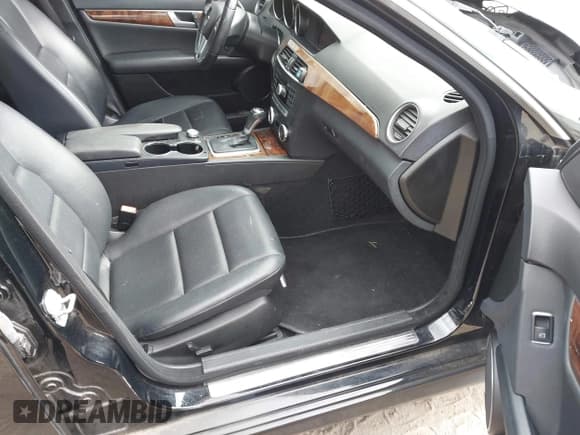✅ 2012 Mercedes-Benz C 300 Sport • VIN: WDDGF8BB8CA609173 • Lot: 43437585. Listed on IAAI with 120,384 mi. Free auction sales archive from the USA and detailed vehicle history report at DreamBid. Image 5.