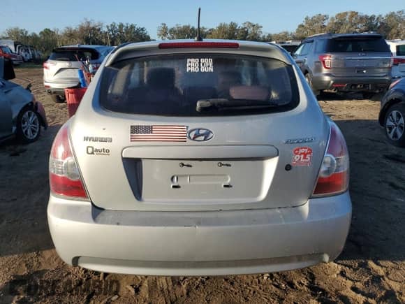 2010 Hyundai Accent GS z VIN KMHCM3AC7AU157493, wystawiony jako Copart lot #78902994 z przebiegiem 110 512 mil mil oraz Czysty tytuł • Clean title. Historia ofert i sprzedaży dostępna na DreamBid. Obrazek 6.