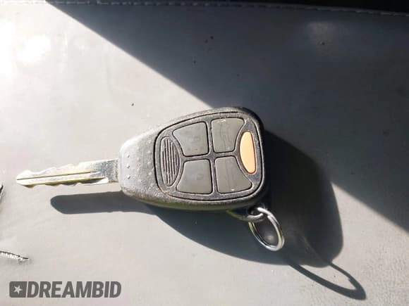 ✅ 2008 Chrysler Sebring Touring • VIN: 1C3LC55RX8N271112 • Lot: 41608620. Listed on IAAI with 164,669 mi. Free auction sales archive from the USA and detailed vehicle history report at DreamBid. Image 11.