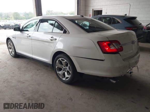 ✅ 2010 Ford Taurus SEL • VIN: 1FAHP2EW8AG105732 • Lot: 43116803. Listed on IAAI with 172,280 mi. Free auction sales archive from the USA and detailed vehicle history report at DreamBid. Image 3.