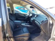 ✅ 2019 Infiniti QX60 Luxe • VIN: 5N1DL0MN2KC554751 • Lot: 43573997. Wystawiony na IAAI z przebiegiem 105 340 mil. Bezpłatny archiwum sprzedaży aukcyjnych z USA i szczegółowy raport historii pojazdu na DreamBid. Zdjęcie 5.