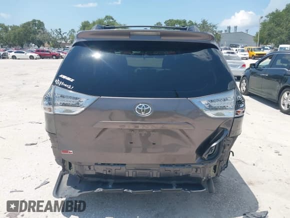 ✅ 2012 Toyota Sienna SE • VIN: 5TDXK3DC8CS248769 • Lot: 42853132. Listed on IAAI with 192,225 mi. Free auction sales archive from the USA and detailed vehicle history report at DreamBid. Image 16.
