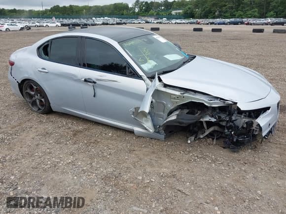 ✅ 2021 Alfa Romeo Giulia Ti Sport • VIN: ZARFANBN3M7647010 • Lot: 42709059. Listed on IAAI with Not provided. Free auction sales archive from the USA and detailed vehicle history report at DreamBid. Image 1.