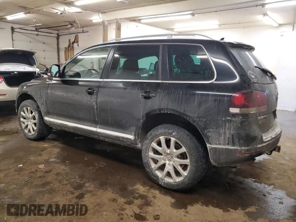 ✅ 2010 Volkswagen Touareg V6 • VIN: WVGFK7A90AD002718 • Lot: 46232045. Wystawiony na Copart z przebiegiem 219 452 mil. Bezpłatny archiwum sprzedaży aukcyjnych z USA i szczegółowy raport historii pojazdu na DreamBid. Zdjęcie 2.