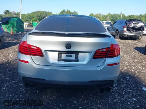 ✅ 2014 BMW 5 Series 550i xDrive • VIN: WBAKP9C54ED693619 • Лот: 42776138. Опубликован ранее на IAAI с пробегом 187 994 миль. Бесплатный доступ к архиву аукционных продаж из США и подробный отчёт об истории автомобиля на DreamBid. Изображение 16.