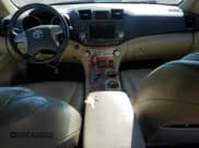 ✅ 2010 Toyota Highlander Limited • VIN: 5TDDK3EH3AS023928 • Lot: 85688415. Listed on Copart with 220,386 mi. Free auction sales archive from the USA and detailed vehicle history report at DreamBid. Image 8.