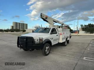 ✅ 2014 Ram 4500 • VIN: 3C7WRKAJ7EG284722 • Lot: 86554775. Wystawiony na Copart z przebiegiem 166 952 mil. Bezpłatny archiwum sprzedaży aukcyjnych z USA i szczegółowy raport historii pojazdu na DreamBid. Zdjęcie 2.