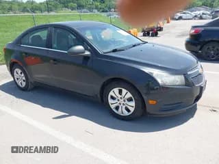✅ 2012 Chevrolet Cruze LS • VIN: 1G1PC5SHXC7407706 • Лот: 42253710. Опубликован ранее на IAAI с пробегом 369 078 миль. Бесплатный доступ к архиву аукционных продаж из США и подробный отчёт об истории автомобиля на DreamBid. Изображение 1.