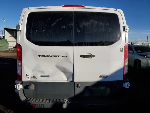 ✅ 2018 Ford Transit Passenger XL • VIN: 1FBZX2YGXJKA96195 • Лот: 43571525. Опубликован ранее на Copart с пробегом 133 661 миль. Бесплатный доступ к архиву аукционных продаж из США и подробный отчёт об истории автомобиля на DreamBid. Изображение 6.