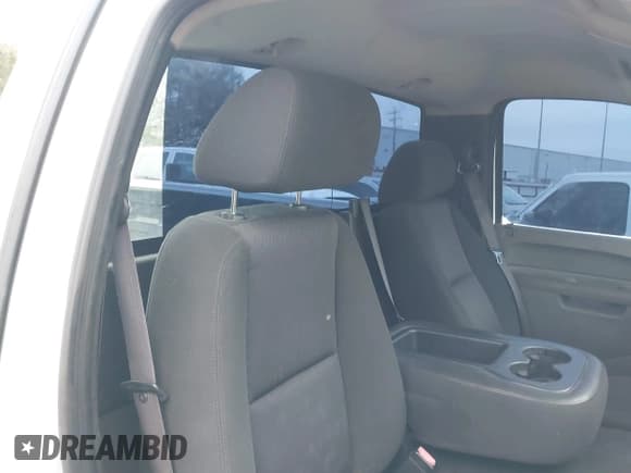 ✅ 2011 Chevrolet Silverado 2500HD Work Truck • VIN: 1GC0CVCG3BF224621 • Lot: 41572733. Wystawiony na IAAI z przebiegiem 144 868 mil. Bezpłatny archiwum sprzedaży aukcyjnych z USA i szczegółowy raport historii pojazdu na DreamBid. Zdjęcie 8.