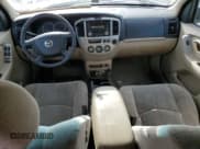 ✅ 2004 Mazda Tribute LX • VIN: 4F2YZ94184KM33916 • Lot: 70839734. Listed on Copart with Not provided. Free auction sales archive from the USA and detailed vehicle history report at DreamBid. Image 8.