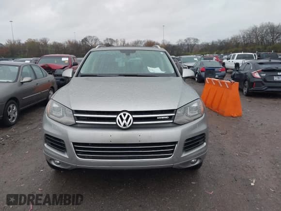 ✅ 2011 Volkswagen Touareg • VIN: WVGFG9BP9BD005967 • Лот: 43753282. Опубликован ранее на IAAI с пробегом 173 170 миль. Бесплатный доступ к архиву аукционных продаж из США и подробный отчёт об истории автомобиля на DreamBid. Изображение 12.